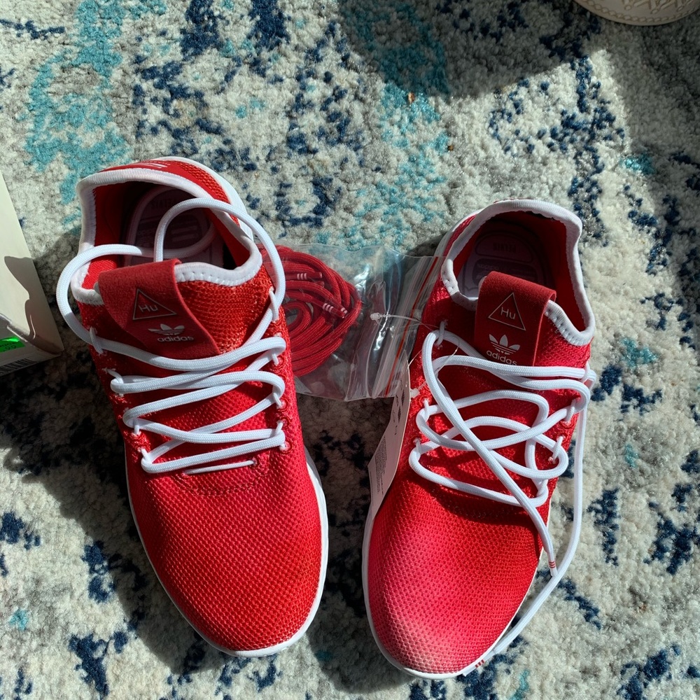 BNWT Pharrell Williams adidas sneakers kids 5